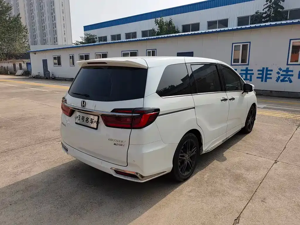 Honda Odyssey — фото 10