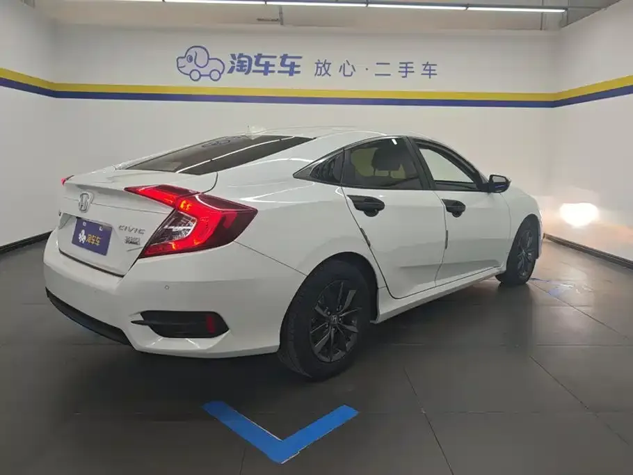 Honda Civic — фото 5