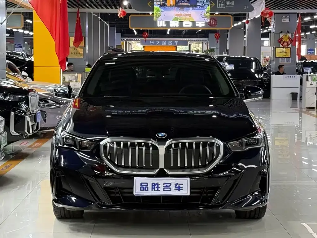 BMW 5 Series — фото 2