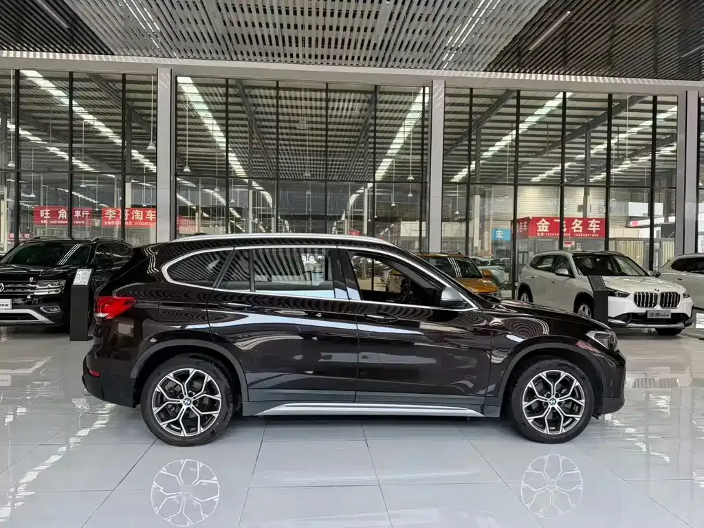 BMW X1 — фото 9