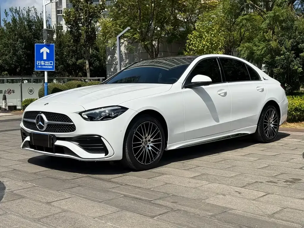 Mercedes-Benz C-Class — фото 1