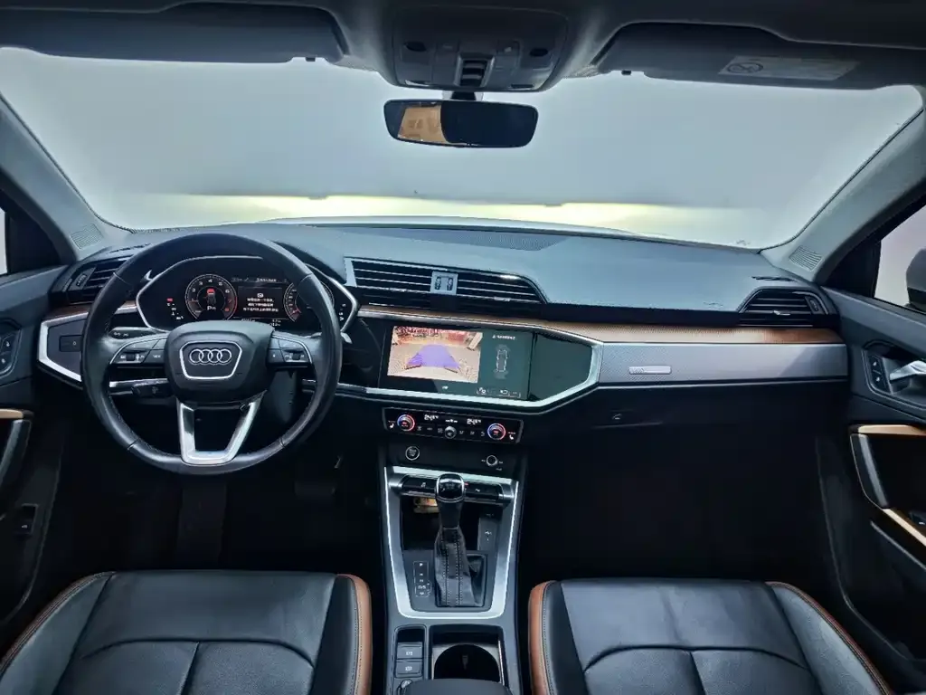 Audi Q3 — фото 10