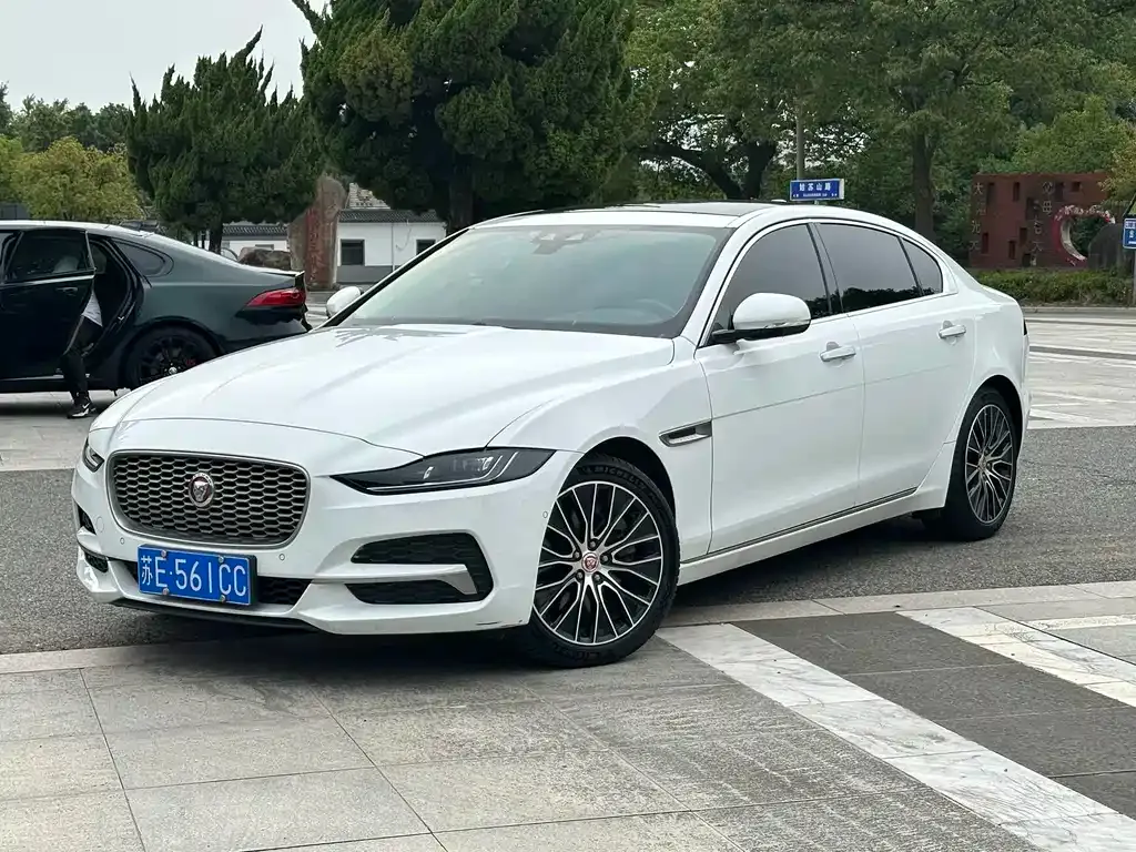 Jaguar XEL — фото 1
