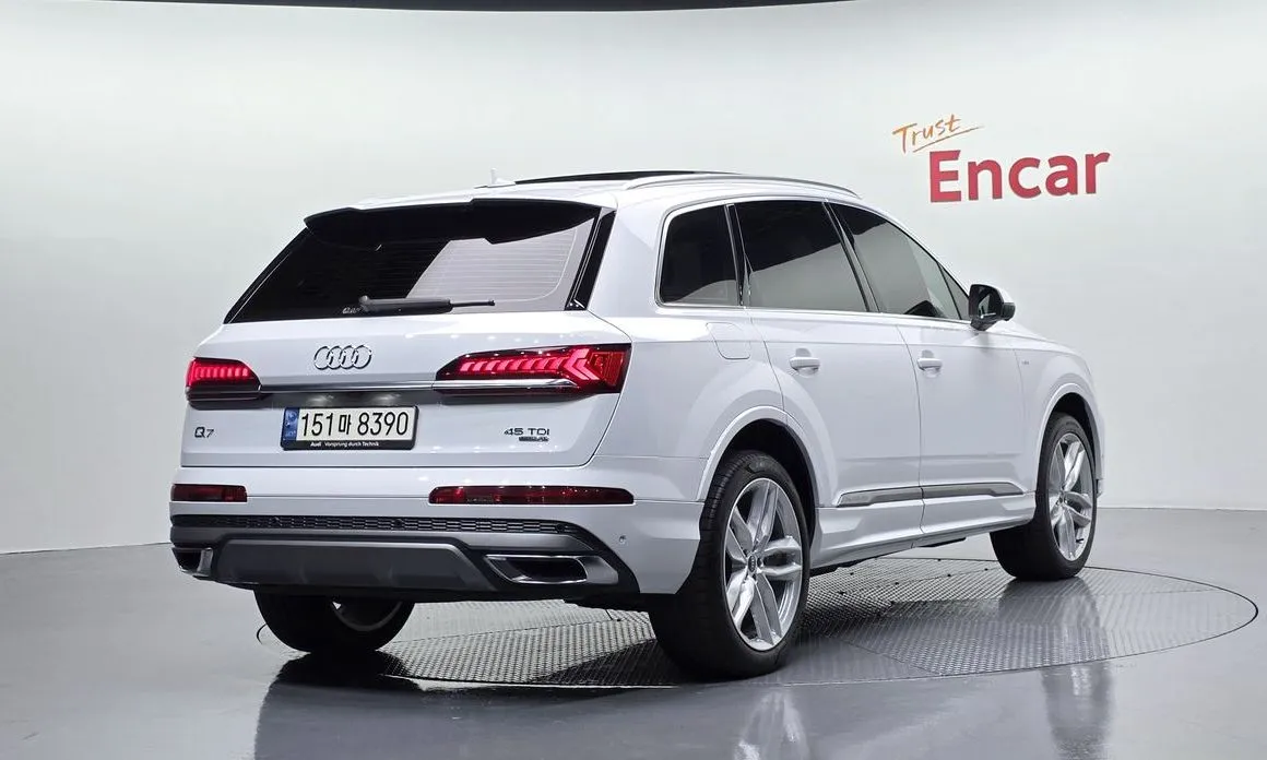 Audi Q7 — фото 3