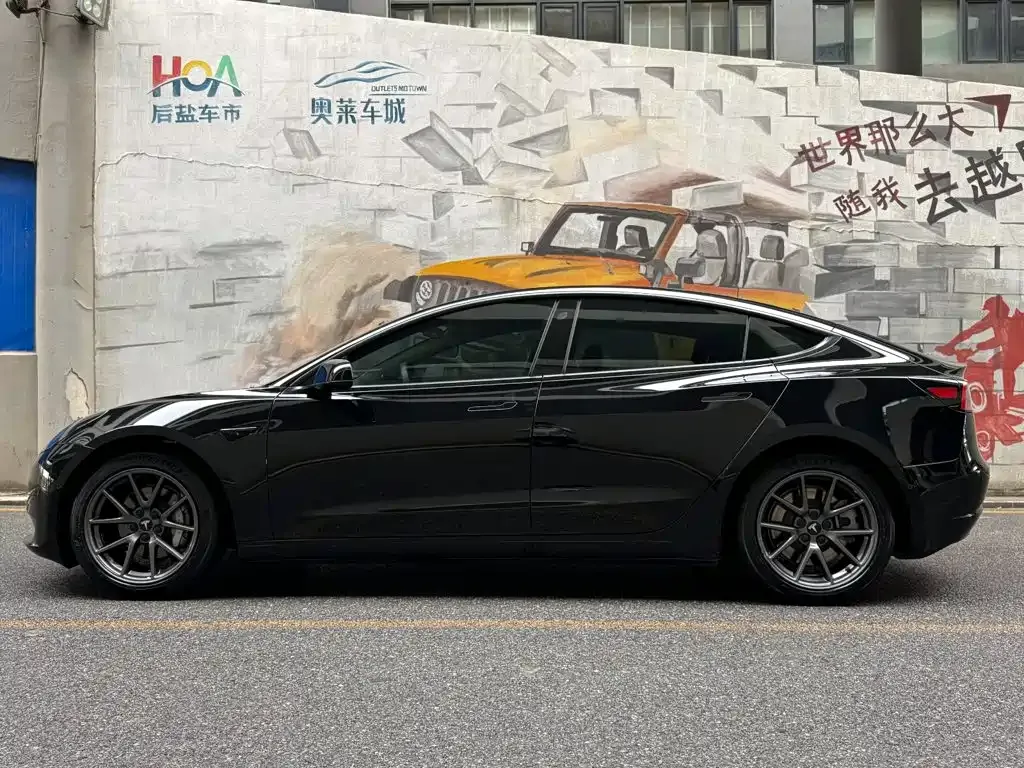Tesla Model 3 — фото 9