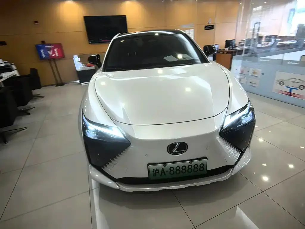 Lexus RZ — фото 2