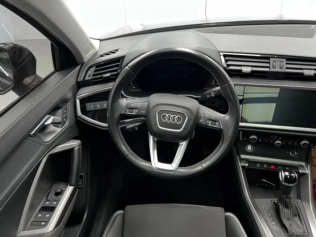 Audi Q3 — фото 4