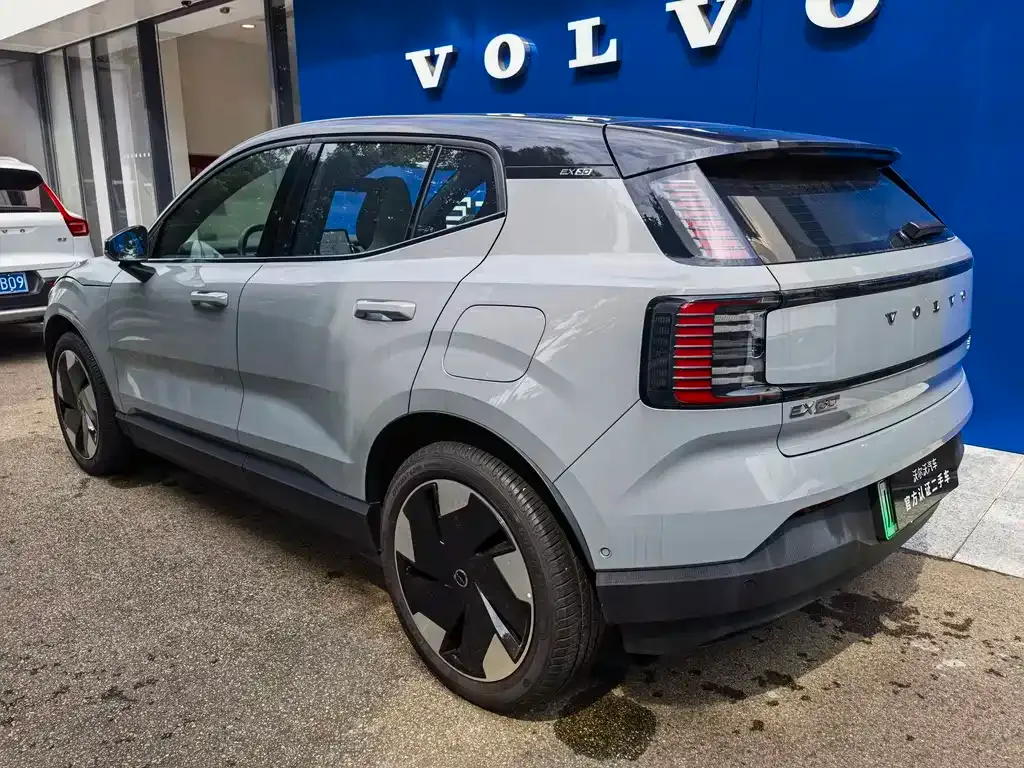 Volvo EX30 — фото 10