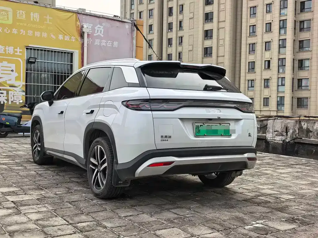 BYD L DM-i — фото 3