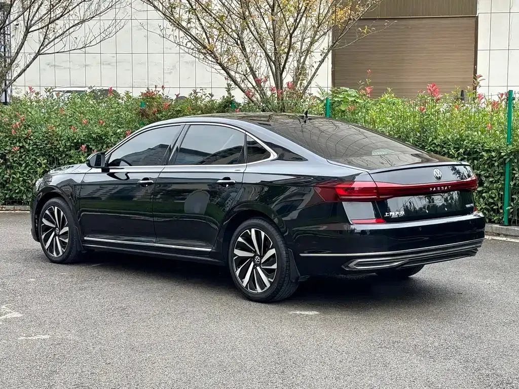 Volkswagen Passat — фото 7