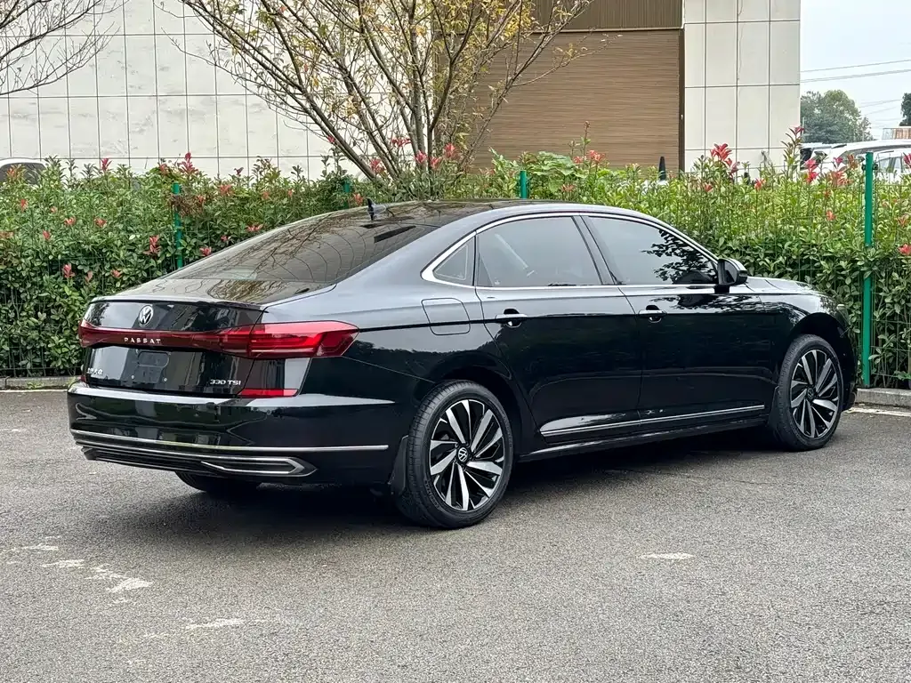 Volkswagen Passat — фото 8