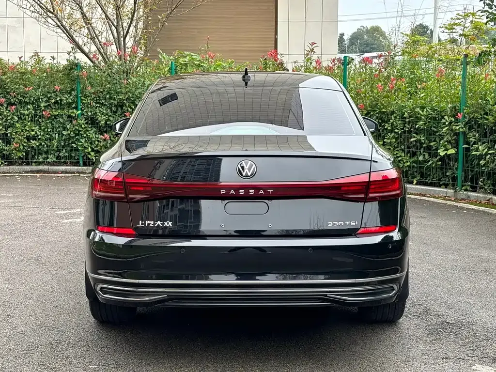 Volkswagen Passat — фото 2