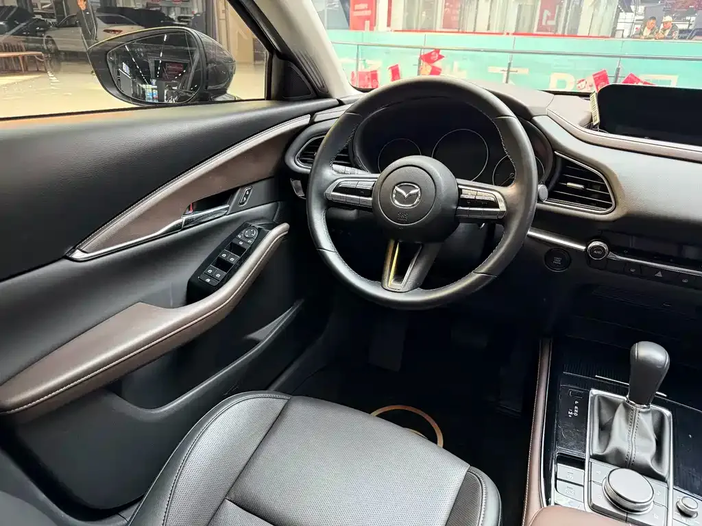Mazda CX-30 — фото 8