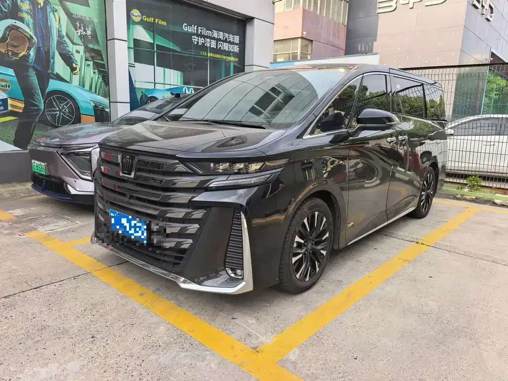 Toyota Vellfire — фото 9