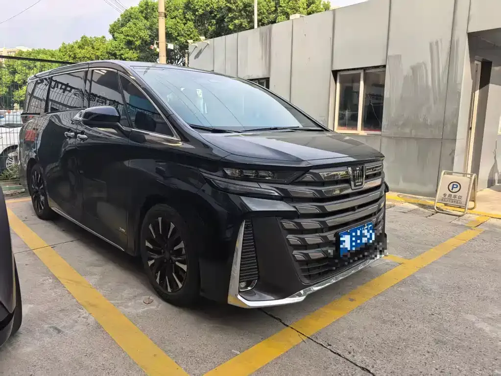 Toyota Vellfire — фото 7