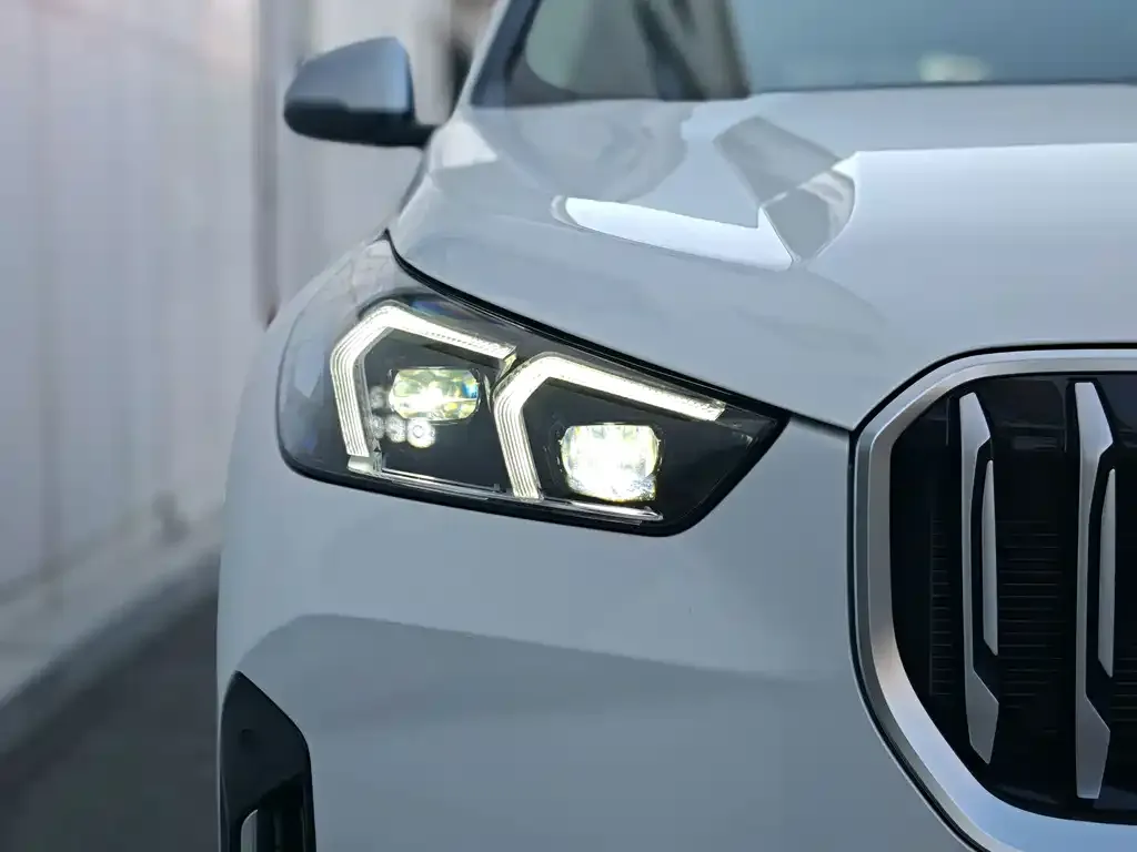 BMW X1 — фото 5