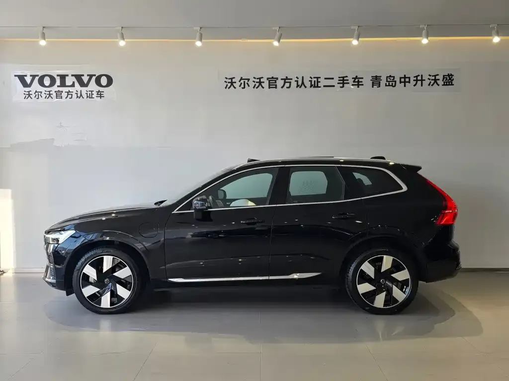 Volvo XC60 PHEV — фото 9