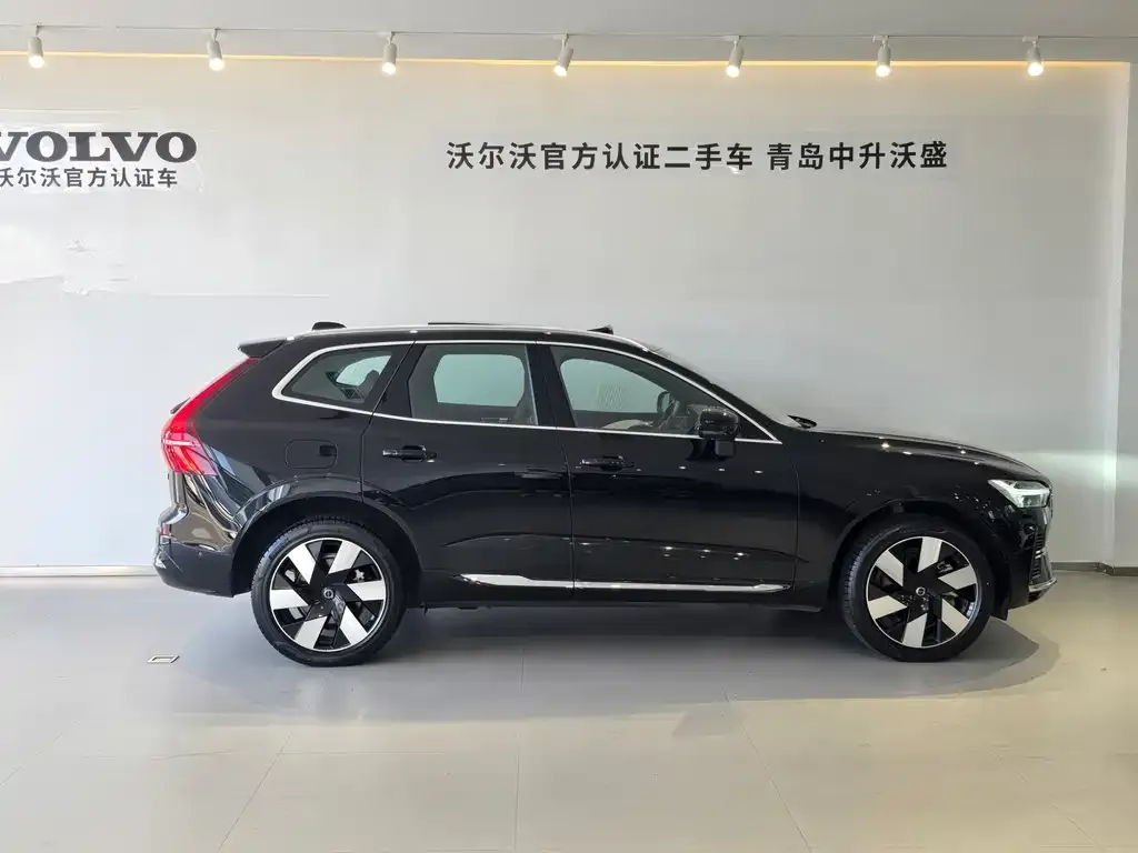 Volvo XC60 PHEV — фото 3