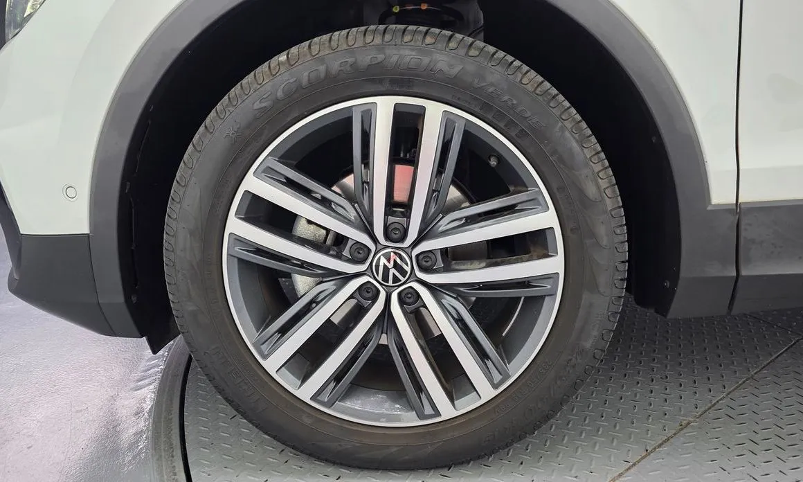Volkswagen Tiguan — фото 6