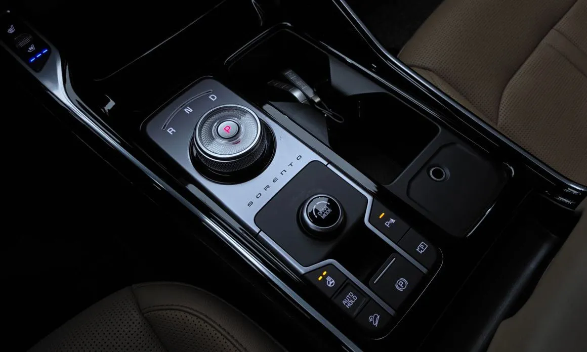 Kia Sorento — фото 10