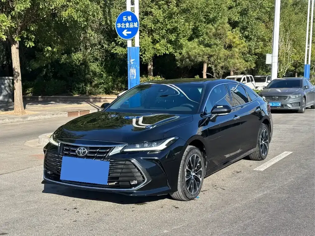 Toyota Avalon — фото 1