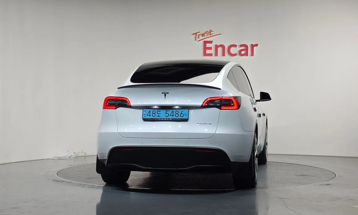 Tesla Model Y — фото 2