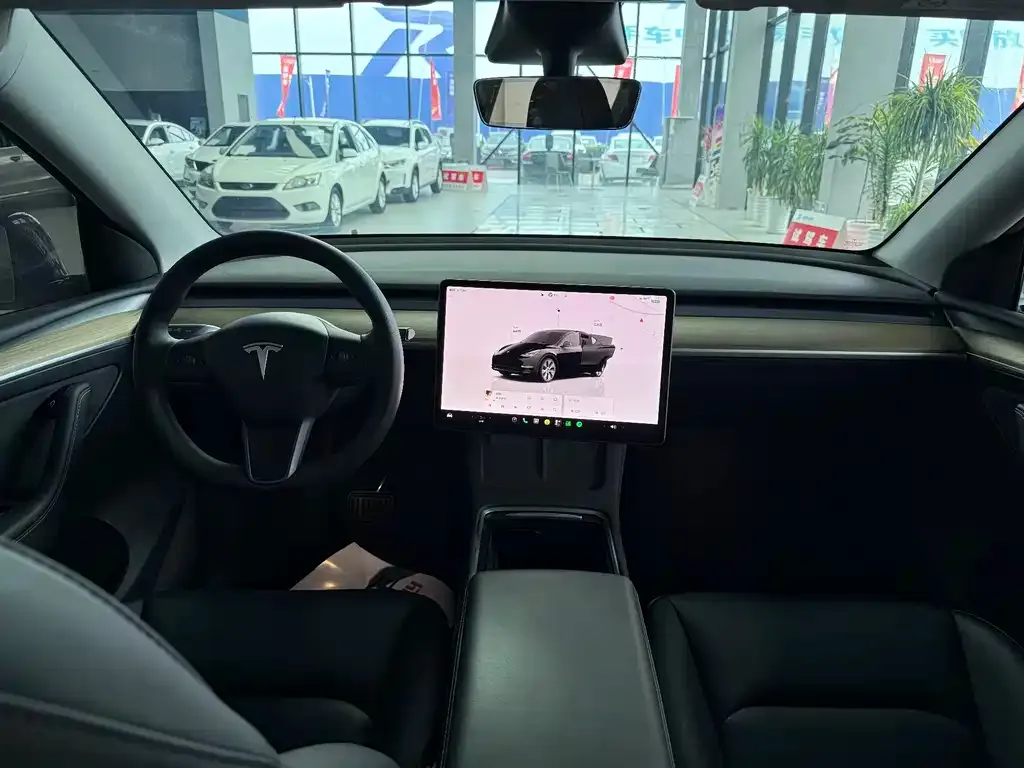 Tesla Model Y — фото 7