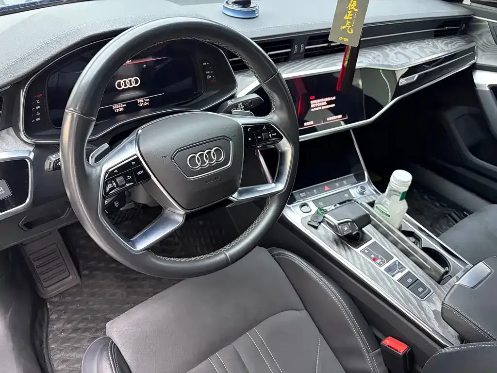 Audi A7L — фото 6