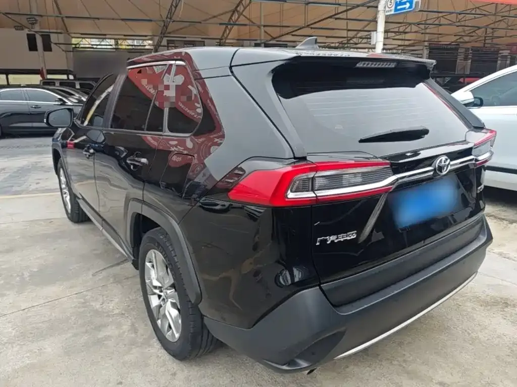 Toyota Wildlander — фото 10