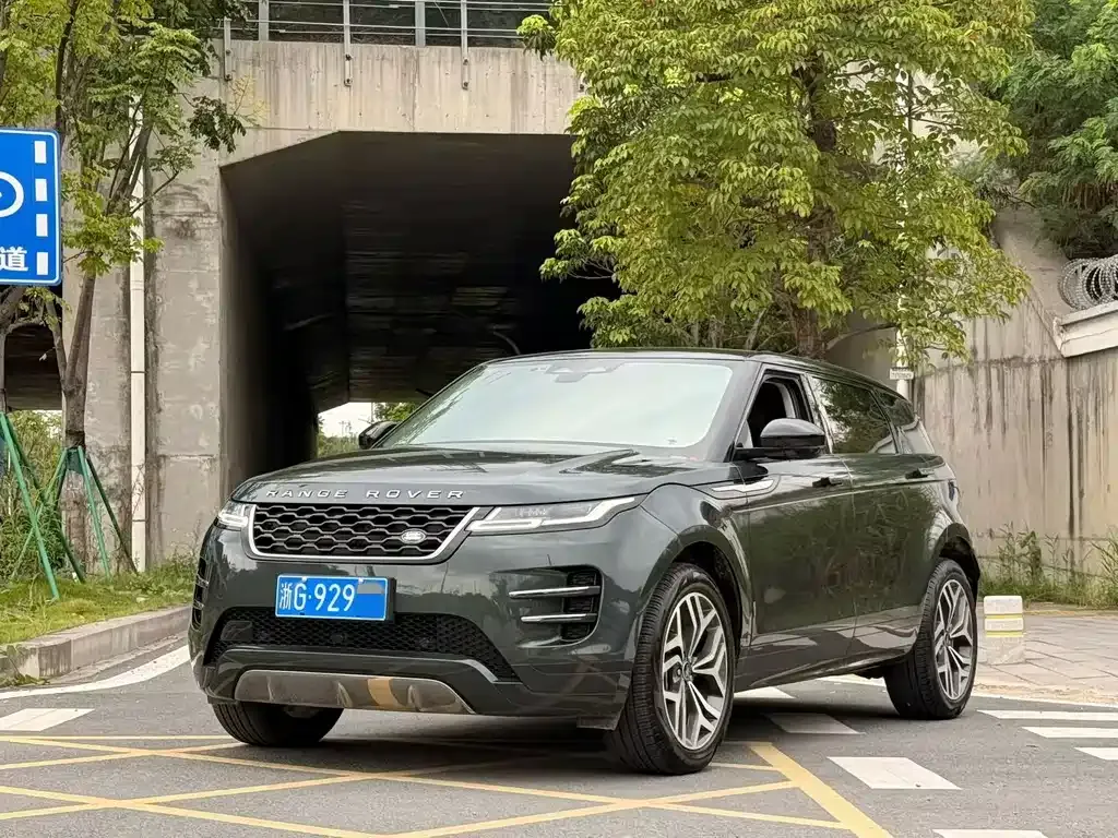 Land Rover Evoque — фото 1