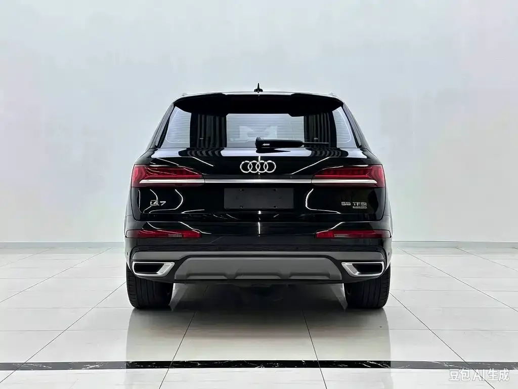 Audi Q7 — фото 6