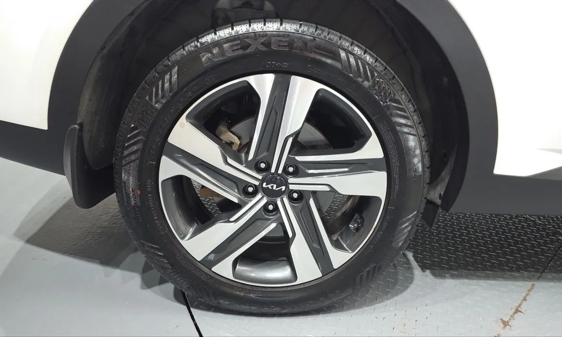 Kia Sorento — фото 7