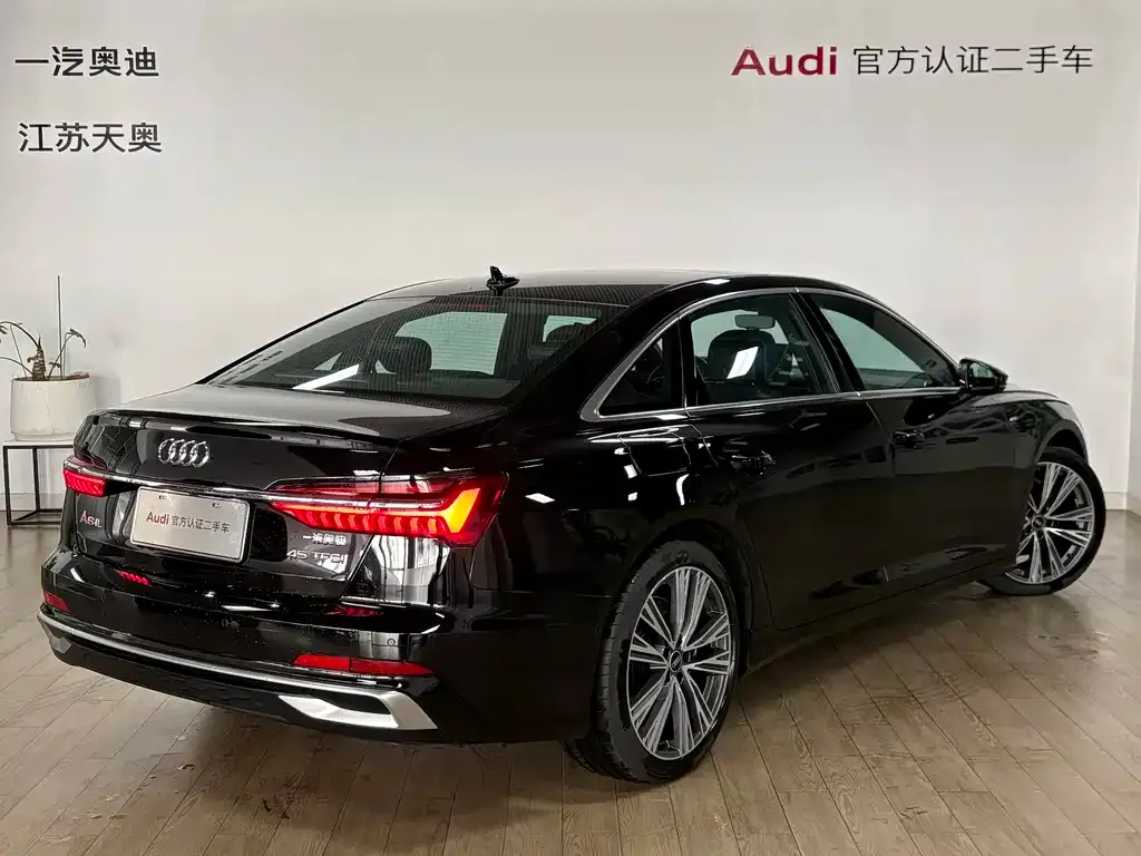 Audi A6L — фото 8