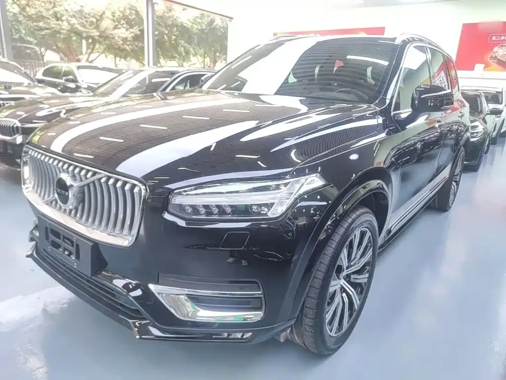 Volvo XC90 — фото 1