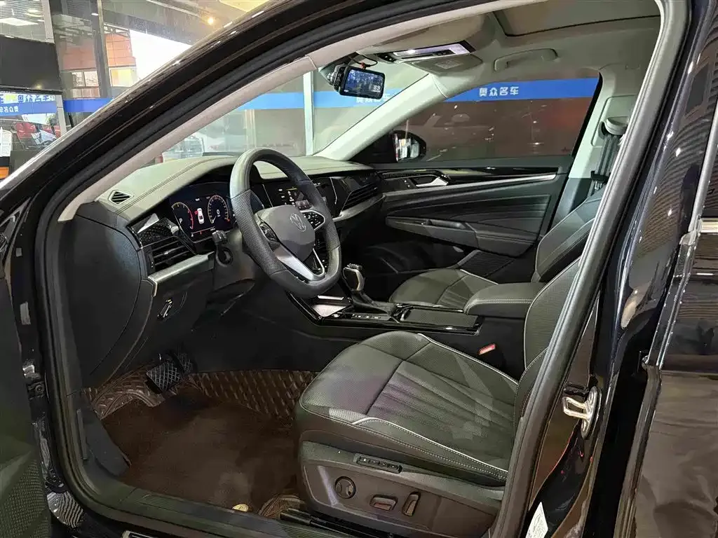 Volkswagen Passat — фото 8