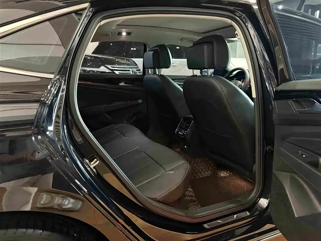 Volkswagen Passat — фото 3