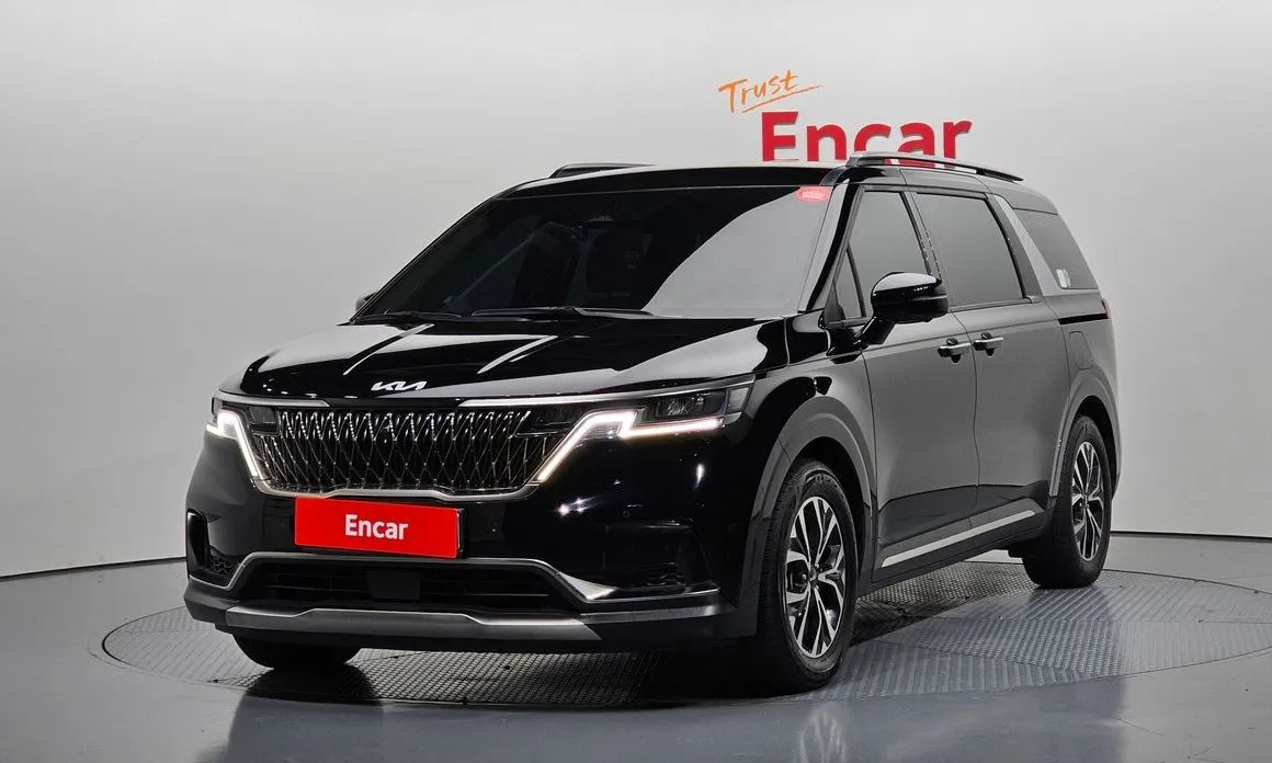 Kia Carnival — фото 1