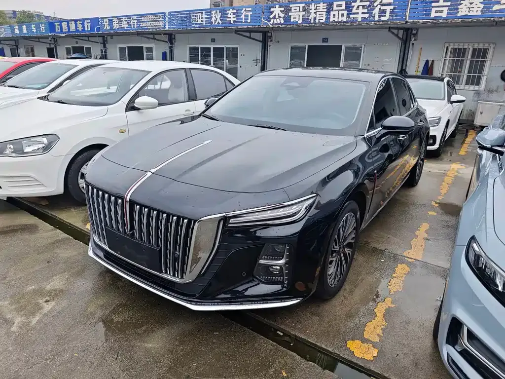 Hongqi H5 — фото 1