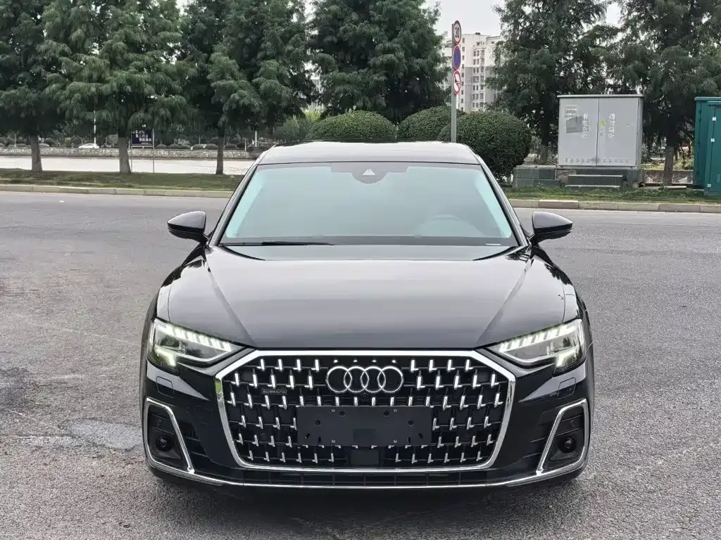 Audi A8 — фото 7