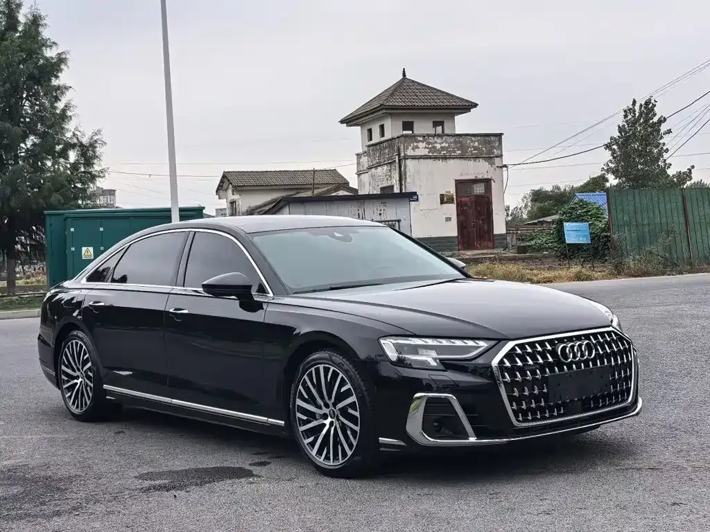 Audi A8 — фото 6