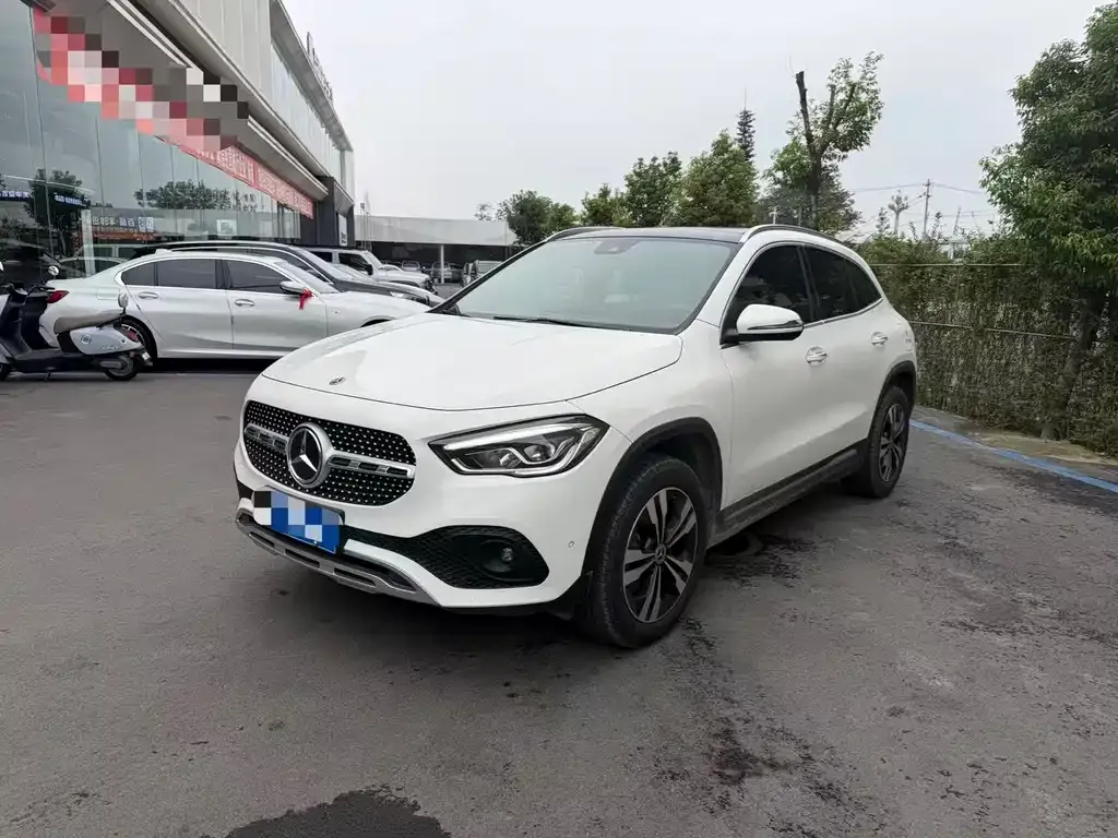 Mercedes-Benz GLA — фото 1