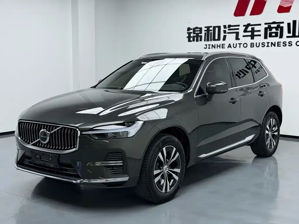 Volvo XC60 — фото 1