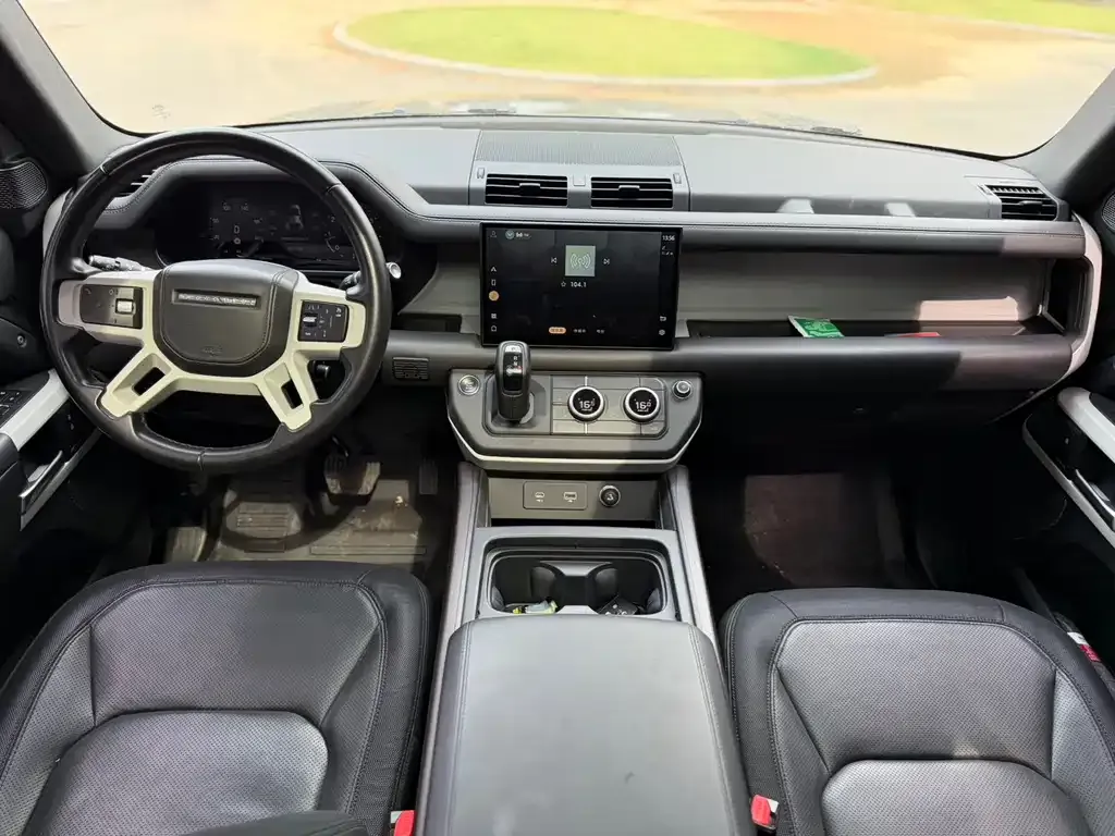 Land Rover Defender — фото 2