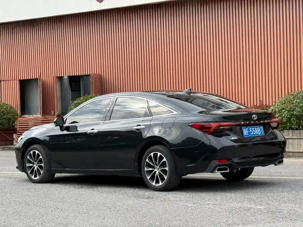 Toyota Avalon — фото 4