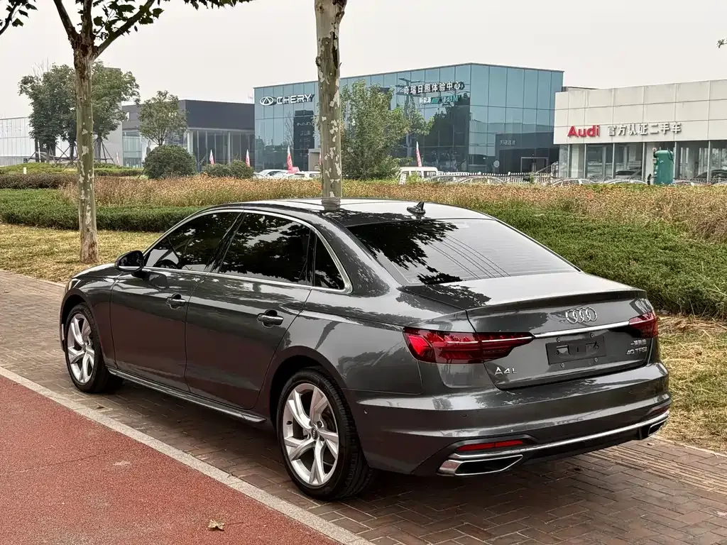 Audi A4L — фото 5