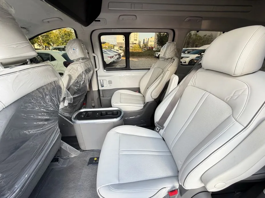 Hyundai Staria — фото 2