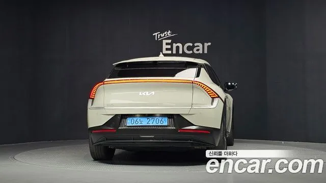 Kia EV6 — фото 5