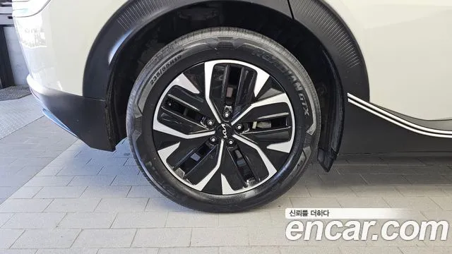 Kia EV6 — фото 10