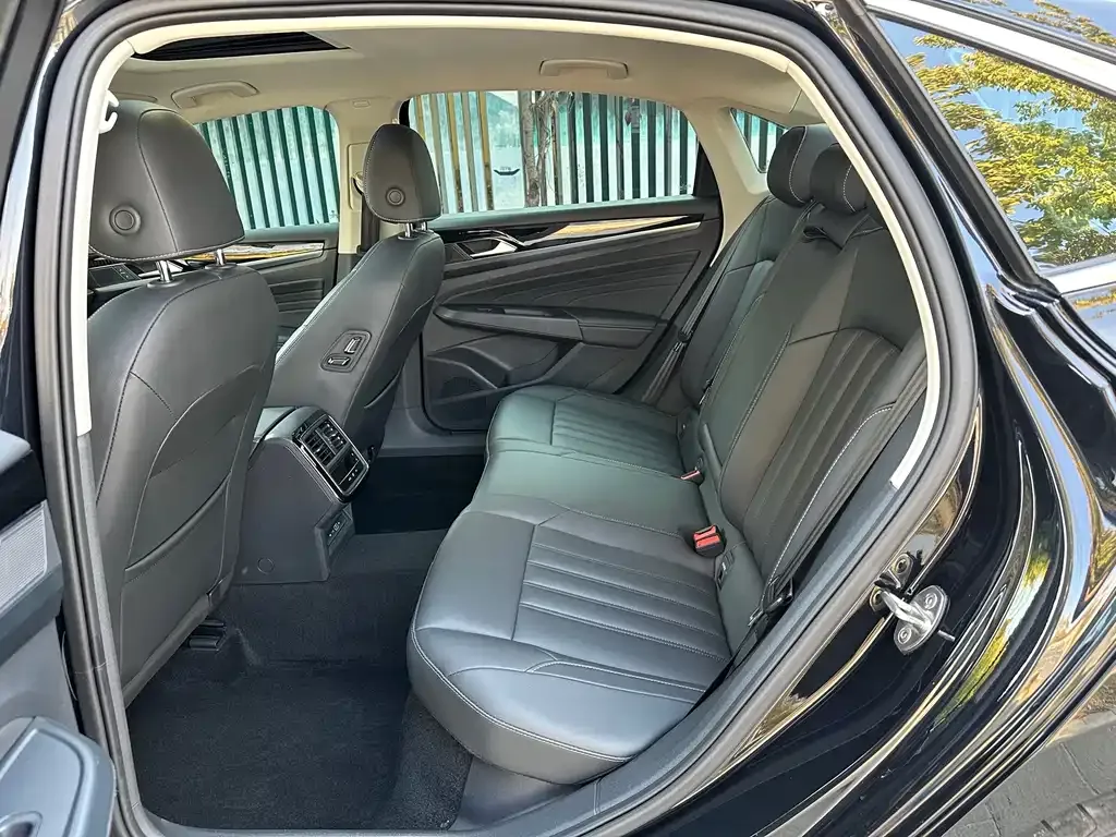 Volkswagen Passat — фото 5
