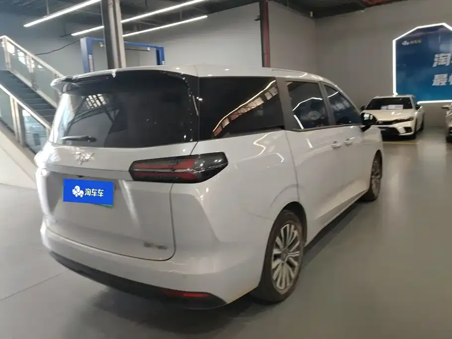Wuling Xingguang 730 New Energy — фото 4